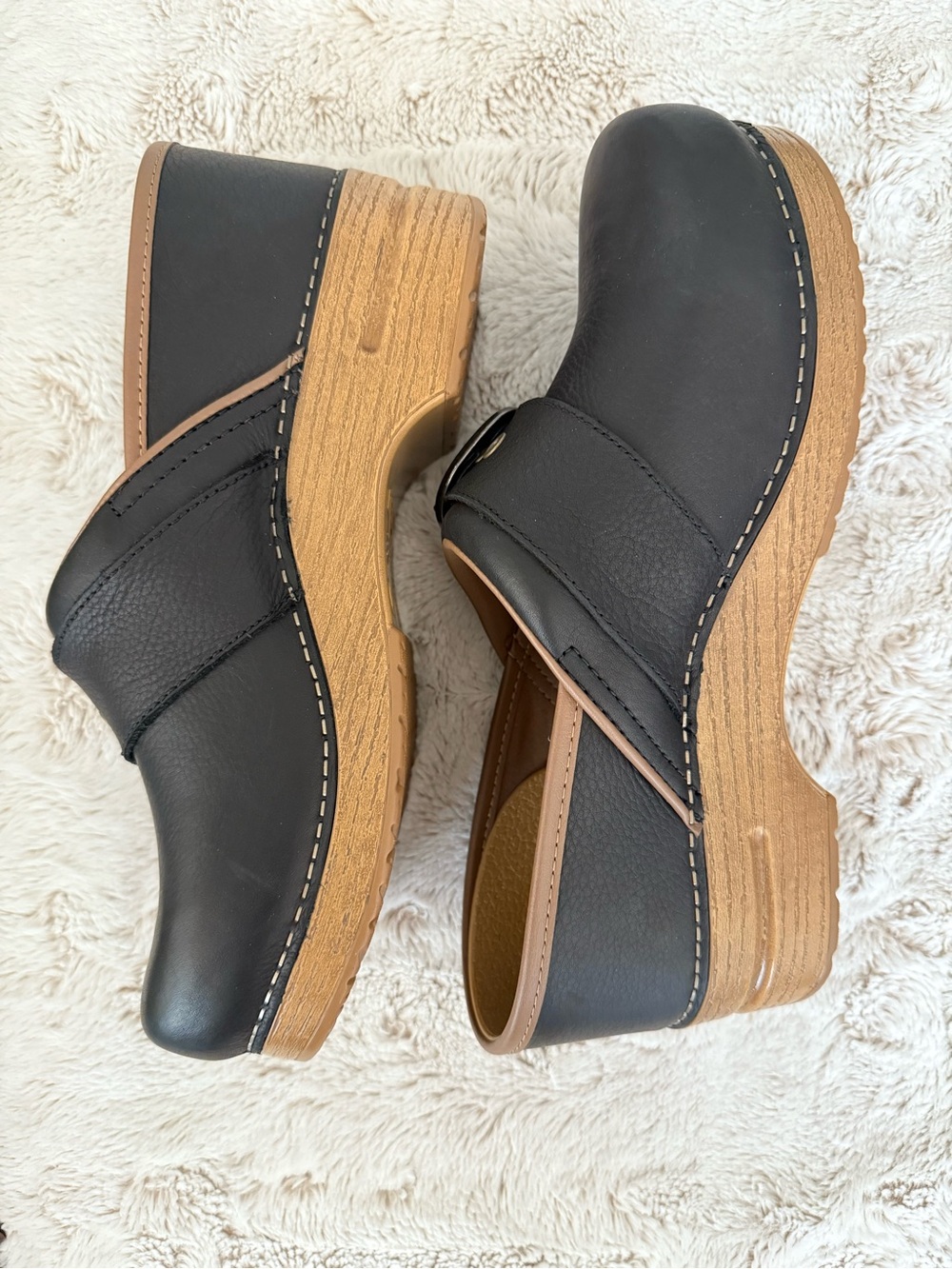 Dansko Pearson Black Leather Clogs Women’s New Without Box